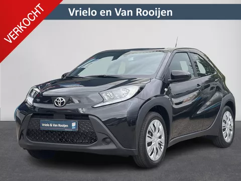 Toyota Aygo X 1.0 VVT-i MT Play | NIEUW! | Airco | ACC | Camera | Stoelverwarming | DAB | ( Vestiging - Nieuwegein )