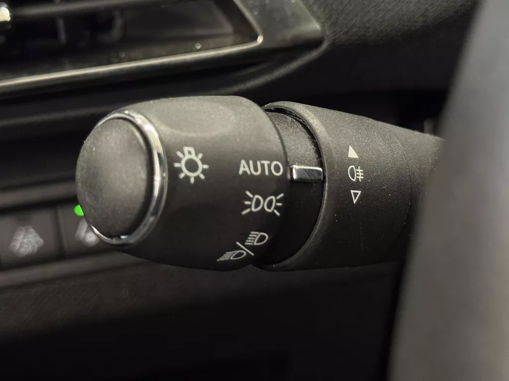 Peugeot 3008 1.6 HYbrid 180 Allure | Automaat | Carplay | Clima | Navi |Camera | Blindspot | Plug in Hybrid | ( Vestiging - Nieuwegein ) Peugeot 3008 1.6 HYbrid 180 Allure | Automaat | Carplay | Clima | Navi |Camera | Blindspot | Plug in Hybrid | ( Vestiging - Nieuwegein )