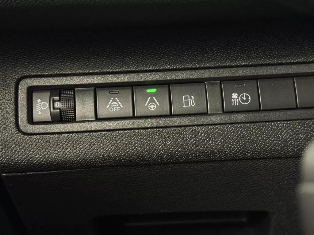 Peugeot 3008 1.6 HYbrid 180 Allure | Automaat | Carplay | Clima | Navi |Camera | Blindspot | Plug in Hybrid | ( Vestiging - Nieuwegein ) Peugeot 3008 1.6 HYbrid 180 Allure | Automaat | Carplay | Clima | Navi |Camera | Blindspot | Plug in Hybrid | ( Vestiging - Nieuwegein )