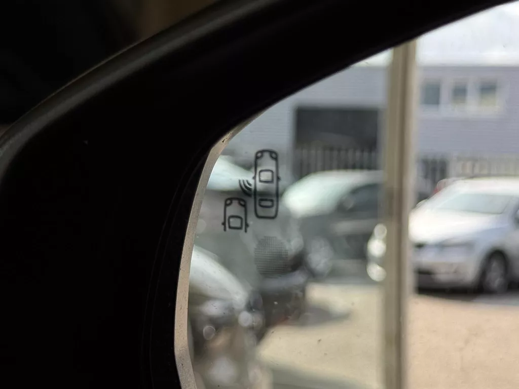 Peugeot 3008 1.6 HYbrid 180 Allure | Automaat | Carplay | Clima | Navi |Camera | Blindspot | Plug in Hybrid | ( Vestiging - Nieuwegein ) Peugeot 3008 1.6 HYbrid 180 Allure | Automaat | Carplay | Clima | Navi |Camera | Blindspot | Plug in Hybrid | ( Vestiging - Nieuwegein )