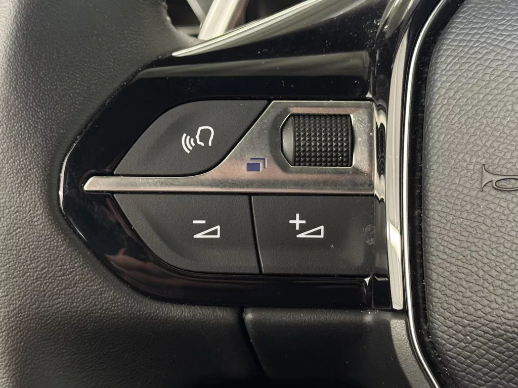 Peugeot 3008 1.6 HYbrid 180 Allure | Automaat | Carplay | Clima | Navi |Camera | Blindspot | Plug in Hybrid | ( Vestiging - Nieuwegein ) Peugeot 3008 1.6 HYbrid 180 Allure | Automaat | Carplay | Clima | Navi |Camera | Blindspot | Plug in Hybrid | ( Vestiging - Nieuwegein )