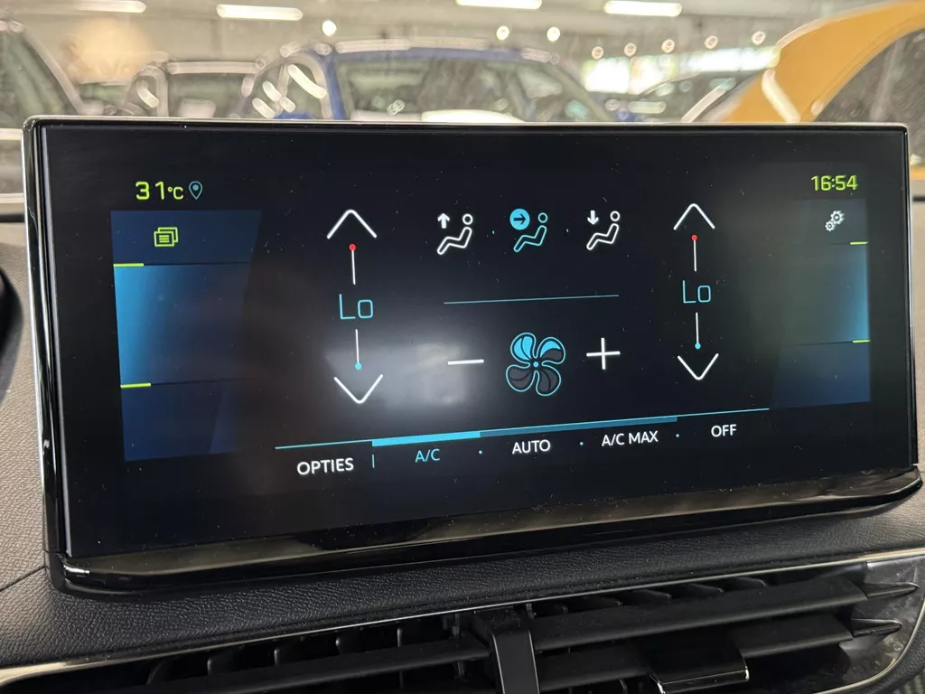 Peugeot 3008 1.6 HYbrid 180 Allure | Automaat | Carplay | Clima | Navi |Camera | Blindspot | Plug in Hybrid | ( Vestiging - Nieuwegein ) Peugeot 3008 1.6 HYbrid 180 Allure | Automaat | Carplay | Clima | Navi |Camera | Blindspot | Plug in Hybrid | ( Vestiging - Nieuwegein )