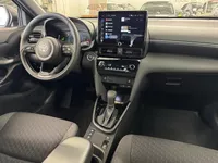 Toyota Yaris Cross 1.5 Hybrid 130pk Automaat Dynamic | NIEUW ! 10 Km| LED Verlichting | LM-Velgen |  Car play | | Camera | Climate Control | Stoel/Stuurwiel verwarming |  ( Vestiging - Vianen tel 0347-371248 ) Foto