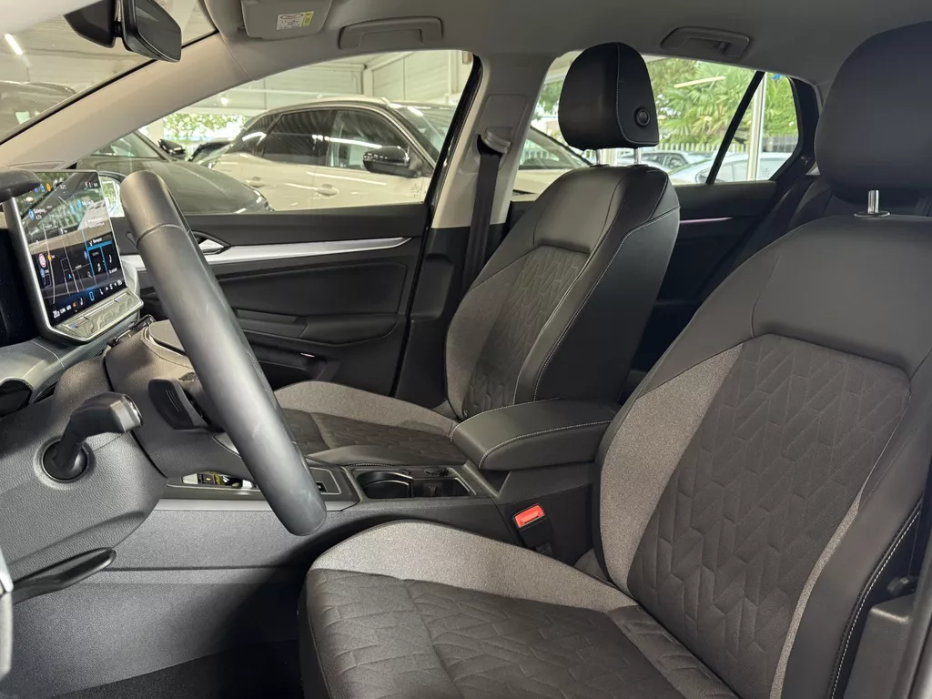 Volkswagen Golf 1.5 eTSI Goal | Automaat | Stoel / Stuurverwarming | ACC | Clima | Navi | PDC | Carplay | ( Vesteging - Nieuwegein ) Volkswagen Golf 1.5 eTSI Goal | Automaat | Stoel / Stuurverwarming | ACC | Clima | Navi | PDC | Carplay | ( Vesteging - Nieuwegein )