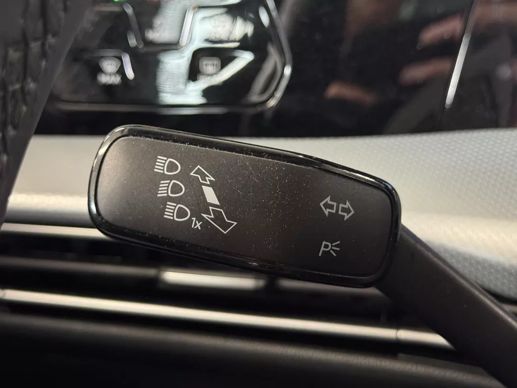 Volkswagen Golf 1.5 eTSI Goal | Automaat | Stoel / Stuurverwarming | ACC | Clima | Navi | PDC | Carplay | ( Vesteging - Nieuwegein ) Volkswagen Golf 1.5 eTSI Goal | Automaat | Stoel / Stuurverwarming | ACC | Clima | Navi | PDC | Carplay | ( Vesteging - Nieuwegein )