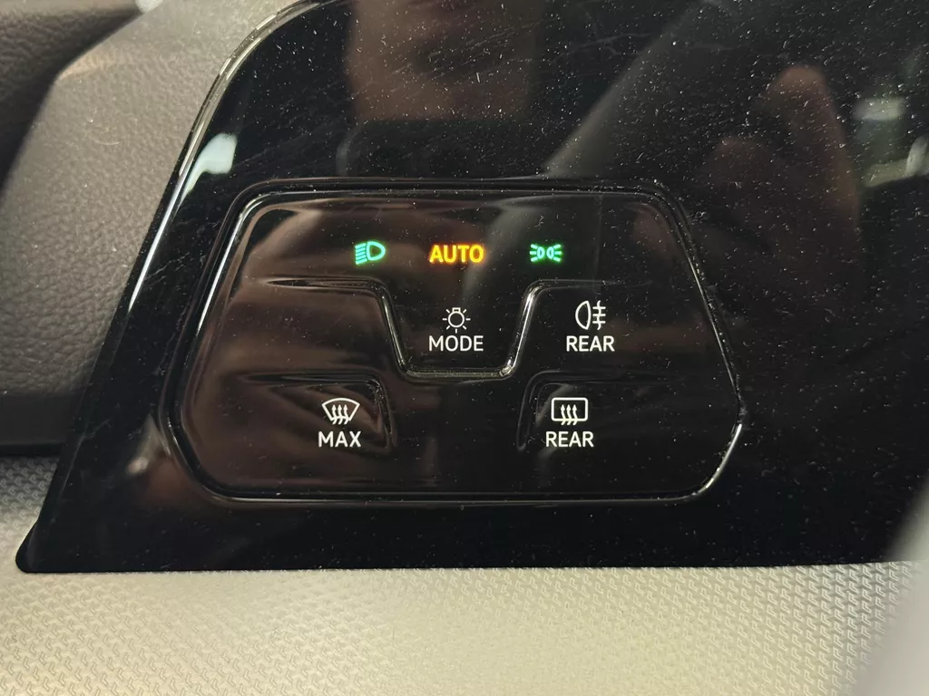 Volkswagen Golf 1.5 eTSI Goal | Automaat | Stoel / Stuurverwarming | ACC | Clima | Navi | PDC | Carplay | ( Vesteging - Nieuwegein ) Volkswagen Golf 1.5 eTSI Goal | Automaat | Stoel / Stuurverwarming | ACC | Clima | Navi | PDC | Carplay | ( Vesteging - Nieuwegein )