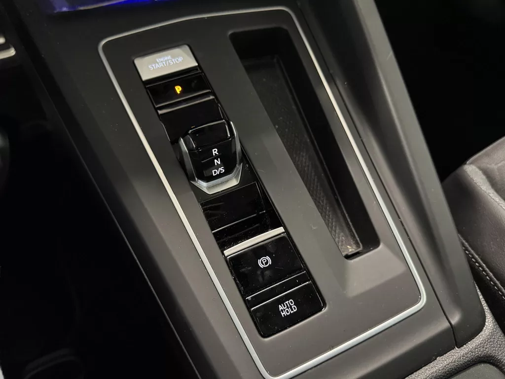 Volkswagen Golf 1.5 eTSI Goal | Automaat | Stoel / Stuurverwarming | ACC | Clima | Navi | PDC | Carplay | ( Vesteging - Nieuwegein ) Volkswagen Golf 1.5 eTSI Goal | Automaat | Stoel / Stuurverwarming | ACC | Clima | Navi | PDC | Carplay | ( Vesteging - Nieuwegein )