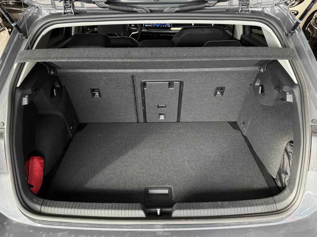 Volkswagen Golf 1.5 eTSI Goal | Automaat | Stoel / Stuurverwarming | ACC | Clima | Navi | PDC | Carplay | ( Vesteging - Nieuwegein ) Volkswagen Golf 1.5 eTSI Goal | Automaat | Stoel / Stuurverwarming | ACC | Clima | Navi | PDC | Carplay | ( Vesteging - Nieuwegein )