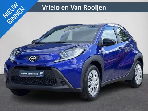 Toyota Aygo X 1.0 VVT-i MT Play | Airco | ACC | Camera | Stoelverwarming | DAB | ( Vesteging - Nieuwegein )
