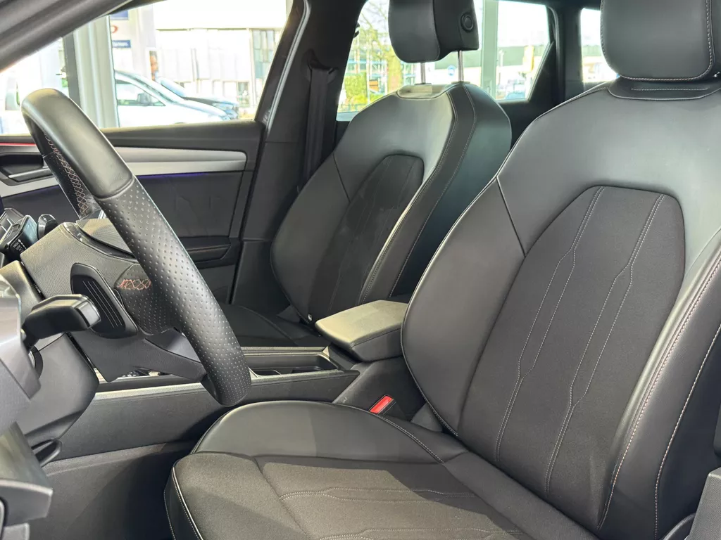 CUPRA Leon Sportstourer 1.5 eTSI Automaat Business Edition | Panorama Schuifdak | Navigatie | Climate Control | LED Verlichting | 18"Lmv | Camera | Keyless Go | Apple Carplay/Android Auto  ( Vestiging - Vianen ) CUPRA Leon Sportstourer 1.5 eTSI Automaat Business Edition | Panorama Schuifdak | Navigatie | Climate Control | LED Verlichting | 18"Lmv | Camera | Keyless Go | Apple Carplay/Android Auto  ( Vestiging - Vianen )