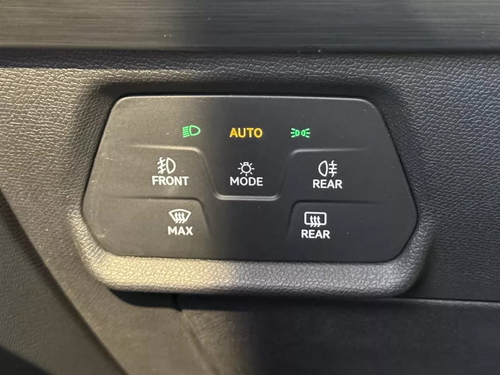 CUPRA Leon Sportstourer 1.5 eTSI Automaat Business Edition | Panorama Schuifdak | Navigatie | Climate Control | LED Verlichting | 18"Lmv | Camera | Keyless Go | Apple Carplay/Android Auto  ( Vestiging - Vianen ) CUPRA Leon Sportstourer 1.5 eTSI Automaat Business Edition | Panorama Schuifdak | Navigatie | Climate Control | LED Verlichting | 18"Lmv | Camera | Keyless Go | Apple Carplay/Android Auto  ( Vestiging - Vianen )