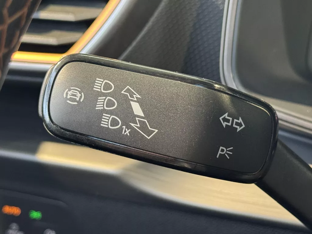 CUPRA Leon Sportstourer 1.5 eTSI Automaat Business Edition | Panorama Schuifdak | Navigatie | Climate Control | LED Verlichting | 18"Lmv | Camera | Keyless Go | Apple Carplay/Android Auto  ( Vestiging - Vianen ) CUPRA Leon Sportstourer 1.5 eTSI Automaat Business Edition | Panorama Schuifdak | Navigatie | Climate Control | LED Verlichting | 18"Lmv | Camera | Keyless Go | Apple Carplay/Android Auto  ( Vestiging - Vianen )