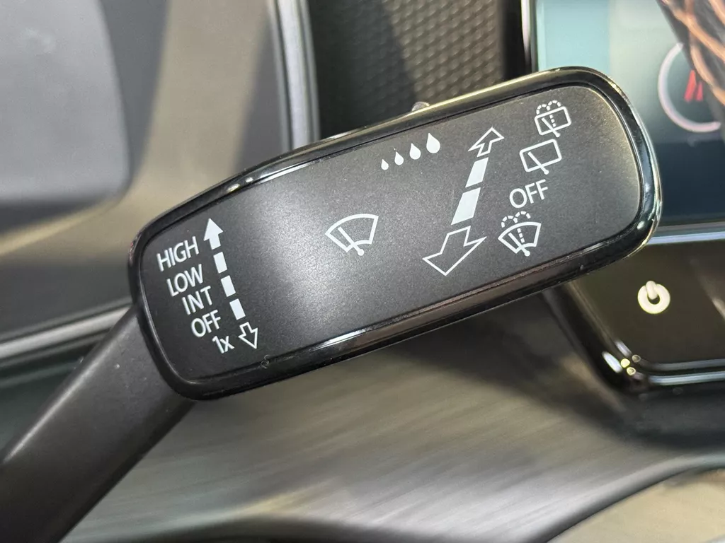 CUPRA Leon Sportstourer 1.5 eTSI Automaat Business Edition | Panorama Schuifdak | Navigatie | Climate Control | LED Verlichting | 18"Lmv | Camera | Keyless Go | Apple Carplay/Android Auto  ( Vestiging - Vianen ) CUPRA Leon Sportstourer 1.5 eTSI Automaat Business Edition | Panorama Schuifdak | Navigatie | Climate Control | LED Verlichting | 18"Lmv | Camera | Keyless Go | Apple Carplay/Android Auto  ( Vestiging - Vianen )