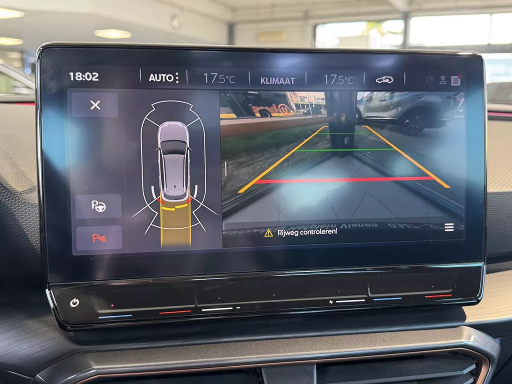 CUPRA Leon Sportstourer 1.5 eTSI Automaat Business Edition | Panorama Schuifdak | Navigatie | Climate Control | LED Verlichting | 18"Lmv | Camera | Keyless Go | Apple Carplay/Android Auto  ( Vestiging - Vianen ) CUPRA Leon Sportstourer 1.5 eTSI Automaat Business Edition | Panorama Schuifdak | Navigatie | Climate Control | LED Verlichting | 18"Lmv | Camera | Keyless Go | Apple Carplay/Android Auto  ( Vestiging - Vianen )