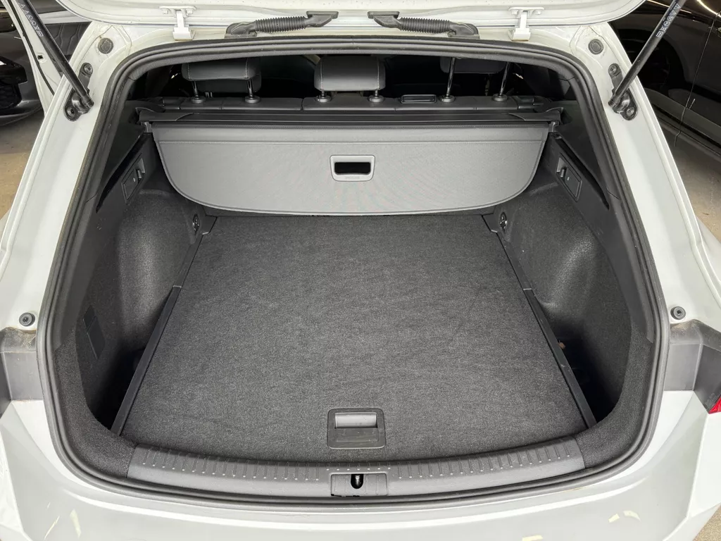 CUPRA Leon Sportstourer 1.5 eTSI Automaat Business Edition | Panorama Schuifdak | Navigatie | Climate Control | LED Verlichting | 18"Lmv | Camera | Keyless Go | Apple Carplay/Android Auto  ( Vestiging - Vianen ) CUPRA Leon Sportstourer 1.5 eTSI Automaat Business Edition | Panorama Schuifdak | Navigatie | Climate Control | LED Verlichting | 18"Lmv | Camera | Keyless Go | Apple Carplay/Android Auto  ( Vestiging - Vianen )