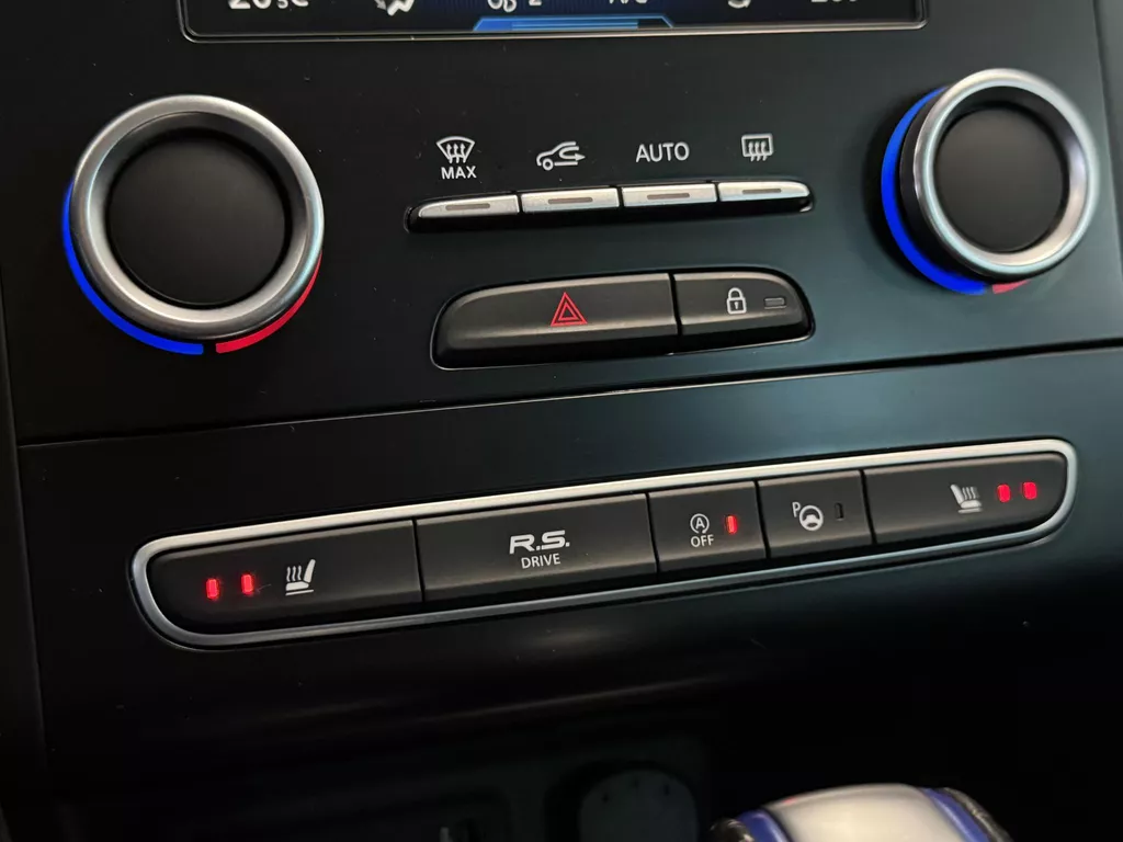 Renault Mégane 1.6 TCe 205pk Automaat GT | RS Drive | 4Control | Bose Soundsystem | Panorama Schuif/Kantel dak | Full Map Navigatie | Camera | Bluetooth | Parkeersensoren voor en Achter | 2 keer LMV | NAP | (Vestiging - Vianen ) Renault Mégane 1.6 TCe 205pk Automaat GT | RS Drive | 4Control | Bose Soundsystem | Panorama Schuif/Kantel dak | Full Map Navigatie | Camera | Bluetooth | Parkeersensoren voor en Achter | 2 keer LMV | NAP | (Vestiging - Vianen )