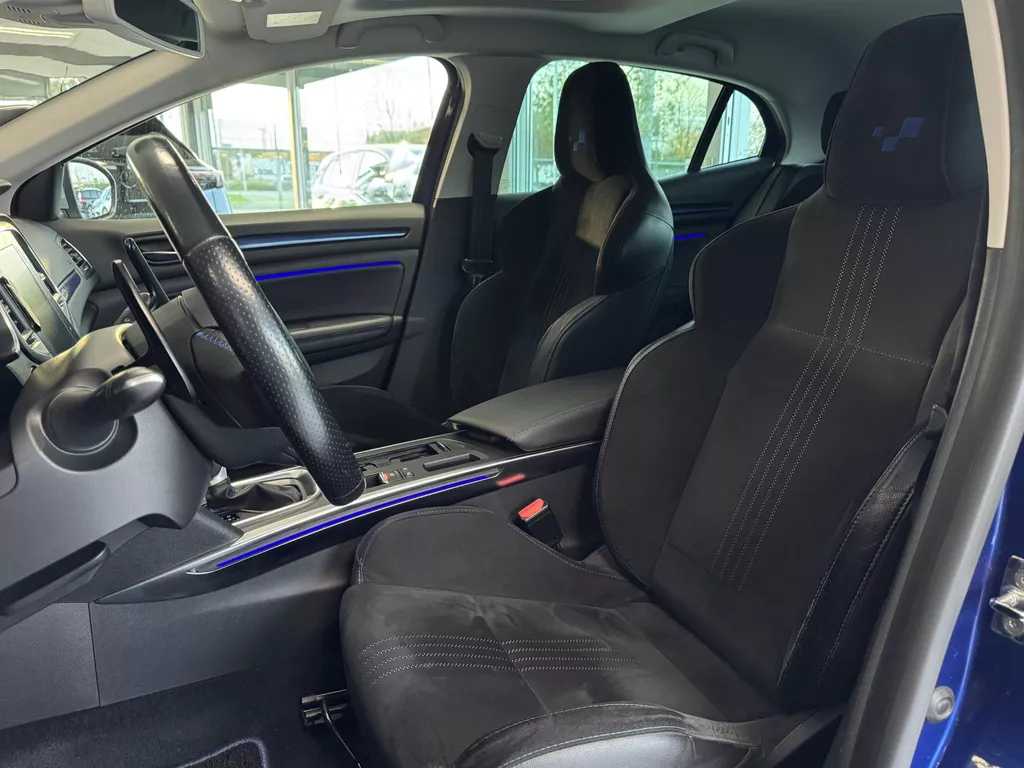Renault Mégane 1.6 TCe 205pk Automaat GT | RS Drive | 4Control | Bose Soundsystem | Panorama Schuif/Kantel dak | Full Map Navigatie | Camera | Bluetooth | Parkeersensoren voor en Achter | 2 keer LMV | NAP | (Vestiging - Vianen ) Renault Mégane 1.6 TCe 205pk Automaat GT | RS Drive | 4Control | Bose Soundsystem | Panorama Schuif/Kantel dak | Full Map Navigatie | Camera | Bluetooth | Parkeersensoren voor en Achter | 2 keer LMV | NAP | (Vestiging - Vianen )