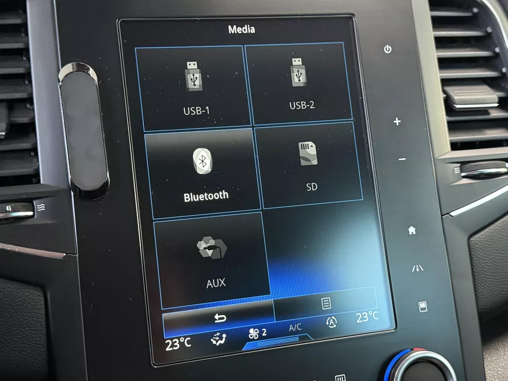 Renault Mégane 1.6 TCe 205pk Automaat GT | RS Drive | 4Control | Bose Soundsystem | Panorama Schuif/Kantel dak | Full Map Navigatie | Camera | Bluetooth | Parkeersensoren voor en Achter | 2 keer LMV | NAP | (Vestiging - Vianen ) Renault Mégane 1.6 TCe 205pk Automaat GT | RS Drive | 4Control | Bose Soundsystem | Panorama Schuif/Kantel dak | Full Map Navigatie | Camera | Bluetooth | Parkeersensoren voor en Achter | 2 keer LMV | NAP | (Vestiging - Vianen )