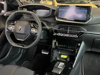 Peugeot 208 1.2 Hybrid 145 PK e-DCS6 GT | Apple Carplay/Android Auto | Camera | Cruise Control | LED Verlichting | Half-Leer | Parkeer Sensoren | 17"Lichtmetalen velgen | Keyless Entry ( Vestiging - Vianen ) Foto