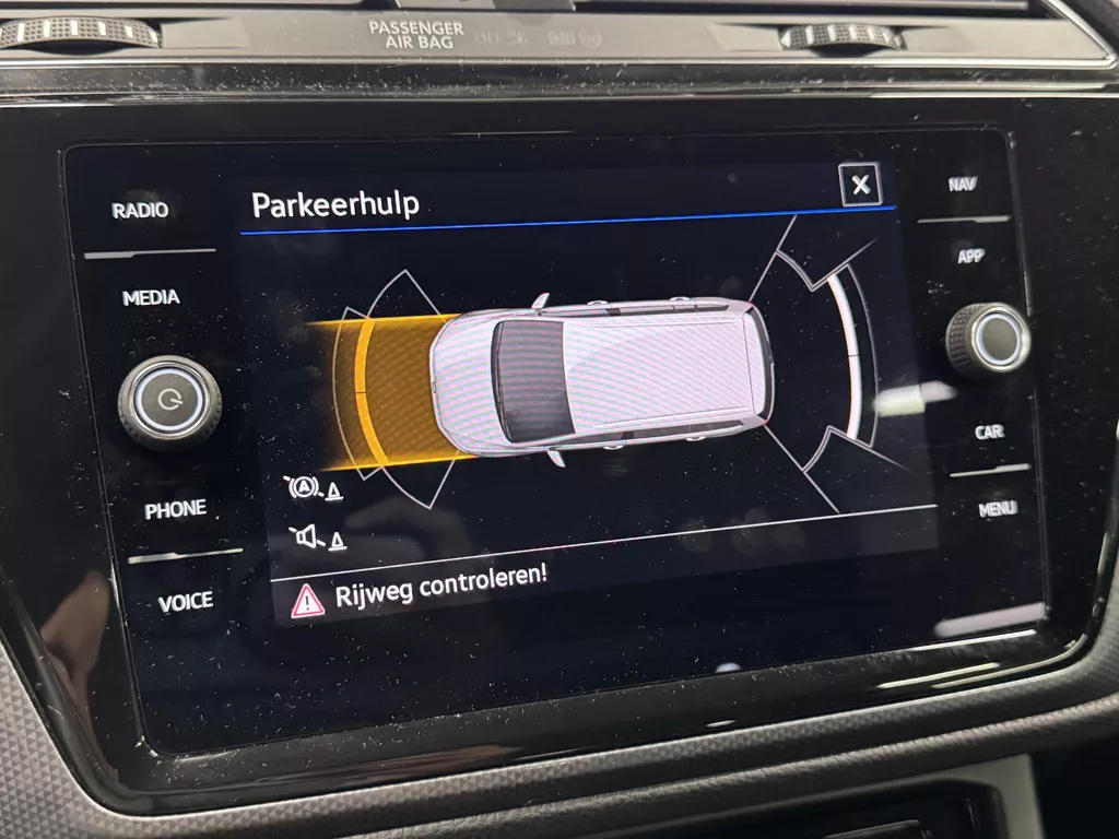 Volkswagen Touran 1.5 TSI Active 7 Persoons | Climate Control | Virtual Cockpit | Cruise Control | Navigatie | Apple Carplay/Android Auto | Stoelverwarming | Dodehoek detectie | ( Vestiging - Vianen Tel: 0347-371248 ) Volkswagen Touran 1.5 TSI Active 7 Persoons | Climate Control | Virtual Cockpit | Cruise Control | Navigatie | Apple Carplay/Android Auto | Stoelverwarming | Dodehoek detectie | ( Vestiging - Vianen Tel: 0347-371248 )