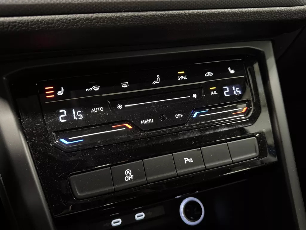 Volkswagen Touran 1.5 TSI Active 7 Persoons | Climate Control | Virtual Cockpit | Cruise Control | Navigatie | Apple Carplay/Android Auto | Stoelverwarming | Dodehoek detectie | ( Vestiging - Vianen Tel: 0347-371248 ) Volkswagen Touran 1.5 TSI Active 7 Persoons | Climate Control | Virtual Cockpit | Cruise Control | Navigatie | Apple Carplay/Android Auto | Stoelverwarming | Dodehoek detectie | ( Vestiging - Vianen Tel: 0347-371248 )