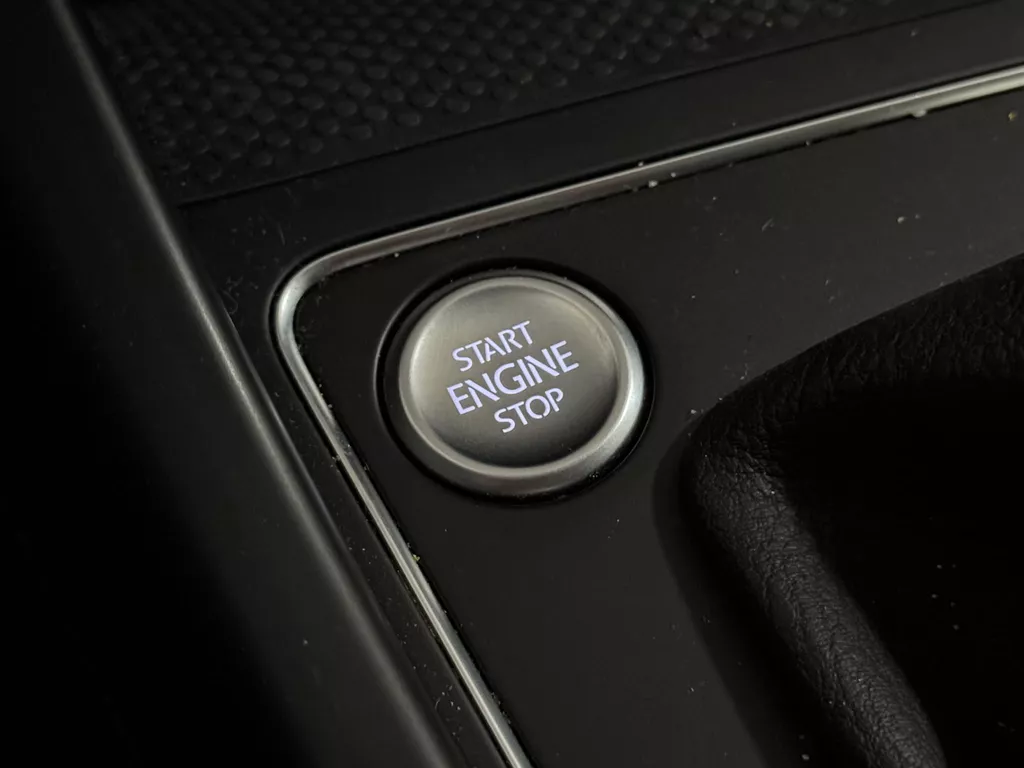 Volkswagen Touran 1.5 TSI Active 7 Persoons | Climate Control | Virtual Cockpit | Cruise Control | Navigatie | Apple Carplay/Android Auto | Stoelverwarming | Dodehoek detectie | ( Vestiging - Vianen Tel: 0347-371248 ) Volkswagen Touran 1.5 TSI Active 7 Persoons | Climate Control | Virtual Cockpit | Cruise Control | Navigatie | Apple Carplay/Android Auto | Stoelverwarming | Dodehoek detectie | ( Vestiging - Vianen Tel: 0347-371248 )