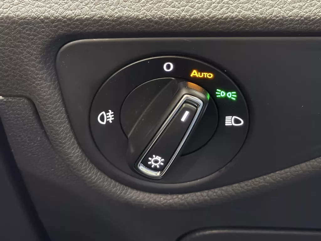 Volkswagen Touran 1.5 TSI Active 7 Persoons | Climate Control | Virtual Cockpit | Cruise Control | Navigatie | Apple Carplay/Android Auto | Stoelverwarming | Dodehoek detectie | ( Vestiging - Vianen Tel: 0347-371248 ) Volkswagen Touran 1.5 TSI Active 7 Persoons | Climate Control | Virtual Cockpit | Cruise Control | Navigatie | Apple Carplay/Android Auto | Stoelverwarming | Dodehoek detectie | ( Vestiging - Vianen Tel: 0347-371248 )