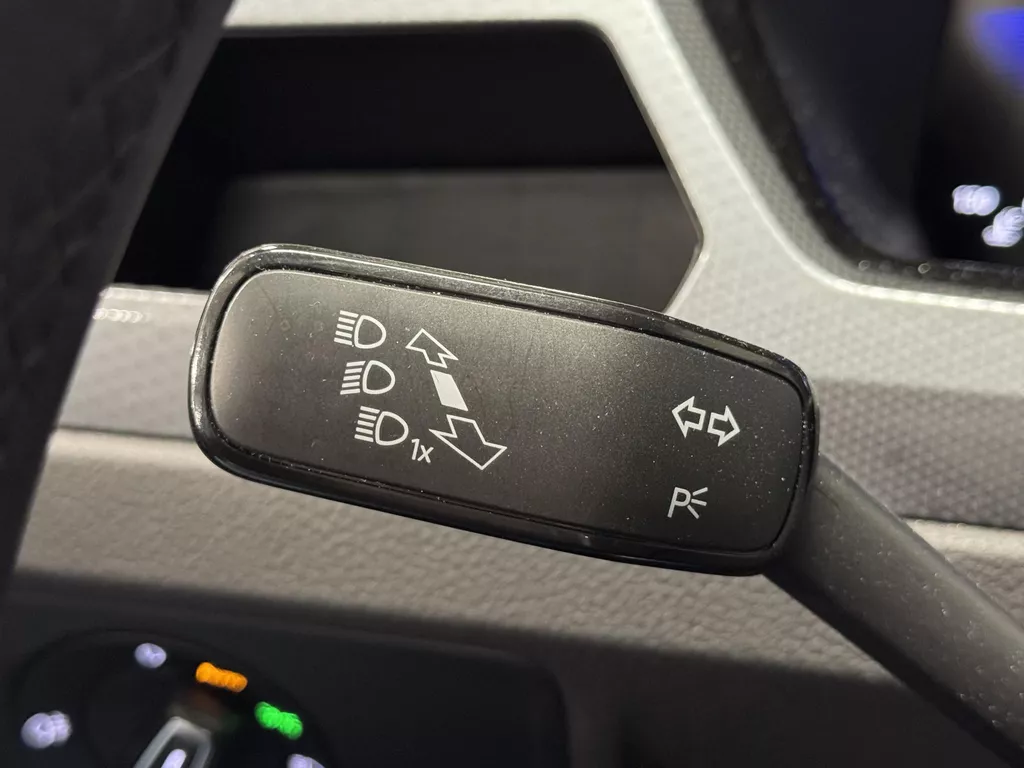 Volkswagen Touran 1.5 TSI Active 7 Persoons | Climate Control | Virtual Cockpit | Cruise Control | Navigatie | Apple Carplay/Android Auto | Stoelverwarming | Dodehoek detectie | ( Vestiging - Vianen Tel: 0347-371248 ) Volkswagen Touran 1.5 TSI Active 7 Persoons | Climate Control | Virtual Cockpit | Cruise Control | Navigatie | Apple Carplay/Android Auto | Stoelverwarming | Dodehoek detectie | ( Vestiging - Vianen Tel: 0347-371248 )