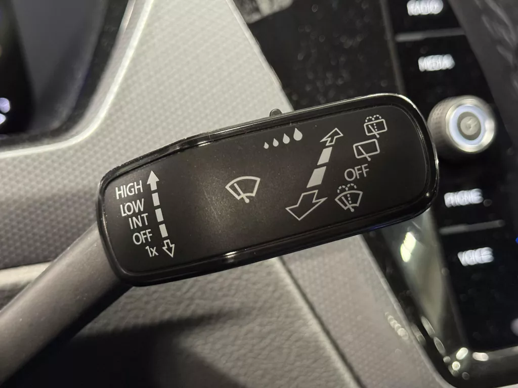 Volkswagen Touran 1.5 TSI Active 7 Persoons | Climate Control | Virtual Cockpit | Cruise Control | Navigatie | Apple Carplay/Android Auto | Stoelverwarming | Dodehoek detectie | ( Vestiging - Vianen Tel: 0347-371248 ) Volkswagen Touran 1.5 TSI Active 7 Persoons | Climate Control | Virtual Cockpit | Cruise Control | Navigatie | Apple Carplay/Android Auto | Stoelverwarming | Dodehoek detectie | ( Vestiging - Vianen Tel: 0347-371248 )