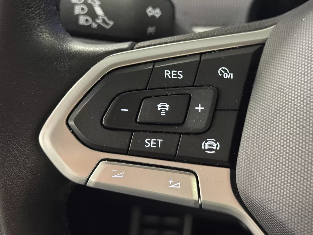 Volkswagen Touran 1.5 TSI Active 7 Persoons | Climate Control | Virtual Cockpit | Cruise Control | Navigatie | Apple Carplay/Android Auto | Stoelverwarming | Dodehoek detectie | ( Vestiging - Vianen Tel: 0347-371248 ) Volkswagen Touran 1.5 TSI Active 7 Persoons | Climate Control | Virtual Cockpit | Cruise Control | Navigatie | Apple Carplay/Android Auto | Stoelverwarming | Dodehoek detectie | ( Vestiging - Vianen Tel: 0347-371248 )