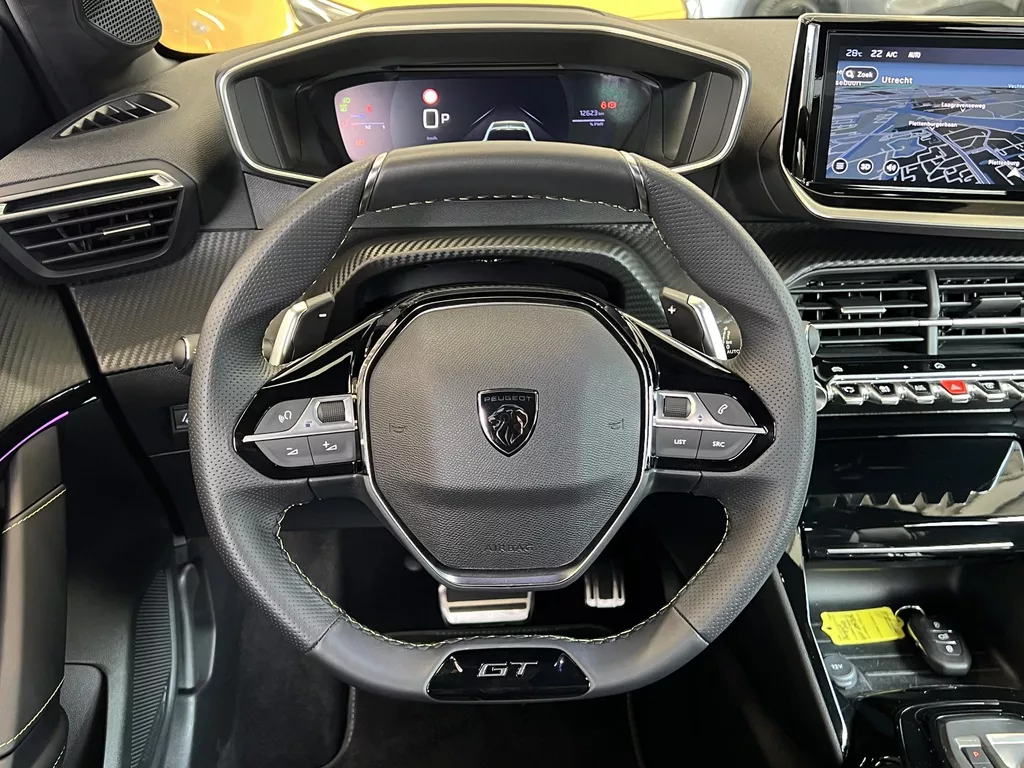 Peugeot 208 1.2 Hybrid 145 PK e-DCS6 GT | Apple Carplay/Android Auto | Camera | Cruise Control | LED Verlichting | Half-Leer | Parkeer Sensoren | 17"Lichtmetalen velgen | Keyless Entry ( Vestiging - Vianen ) Peugeot 208 1.2 Hybrid 145 PK e-DCS6 GT | Apple Carplay/Android Auto | Camera | Cruise Control | LED Verlichting | Half-Leer | Parkeer Sensoren | 17"Lichtmetalen velgen | Keyless Entry ( Vestiging - Vianen )