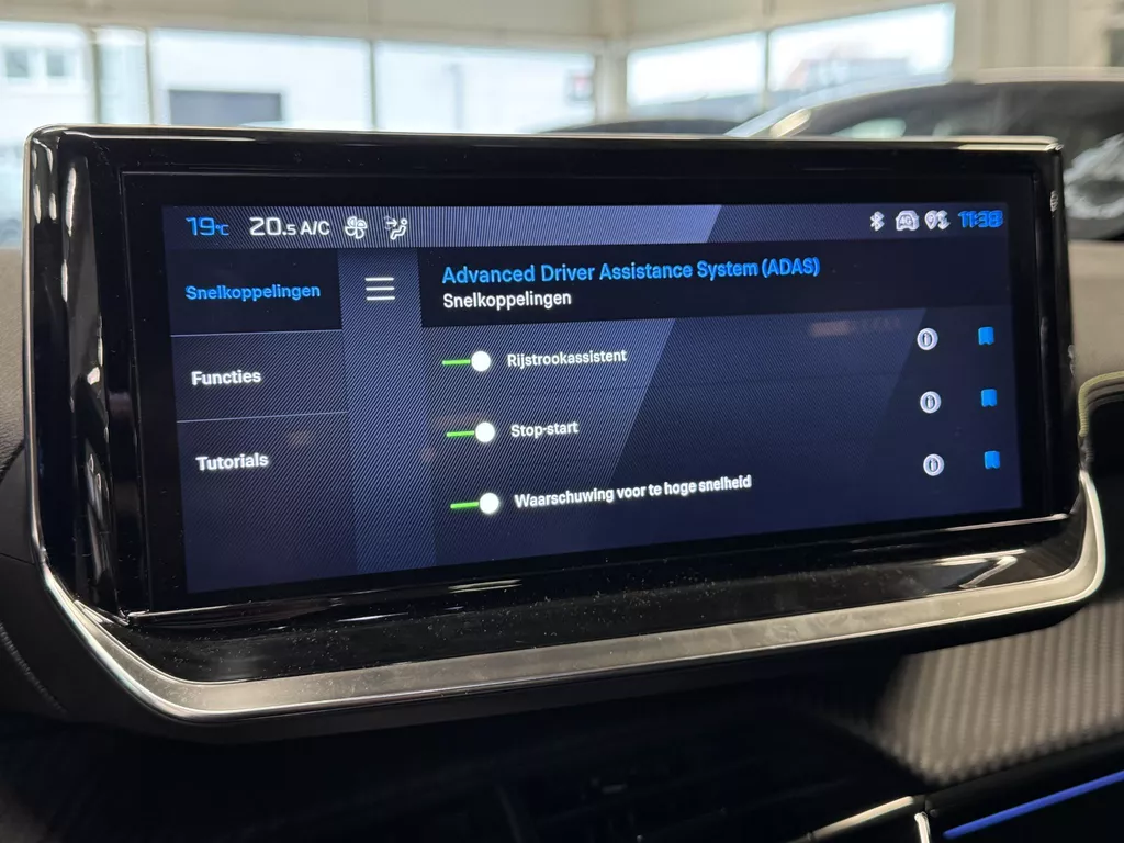 Peugeot 208 1.2 Hybrid 145 PK e-DCS6 GT | Apple Carplay/Android Auto | Camera | Cruise Control | LED Verlichting | Half-Leer | Parkeer Sensoren | 17"Lichtmetalen velgen | Keyless Entry ( Vestiging - Vianen ) Peugeot 208 1.2 Hybrid 145 PK e-DCS6 GT | Apple Carplay/Android Auto | Camera | Cruise Control | LED Verlichting | Half-Leer | Parkeer Sensoren | 17"Lichtmetalen velgen | Keyless Entry ( Vestiging - Vianen )