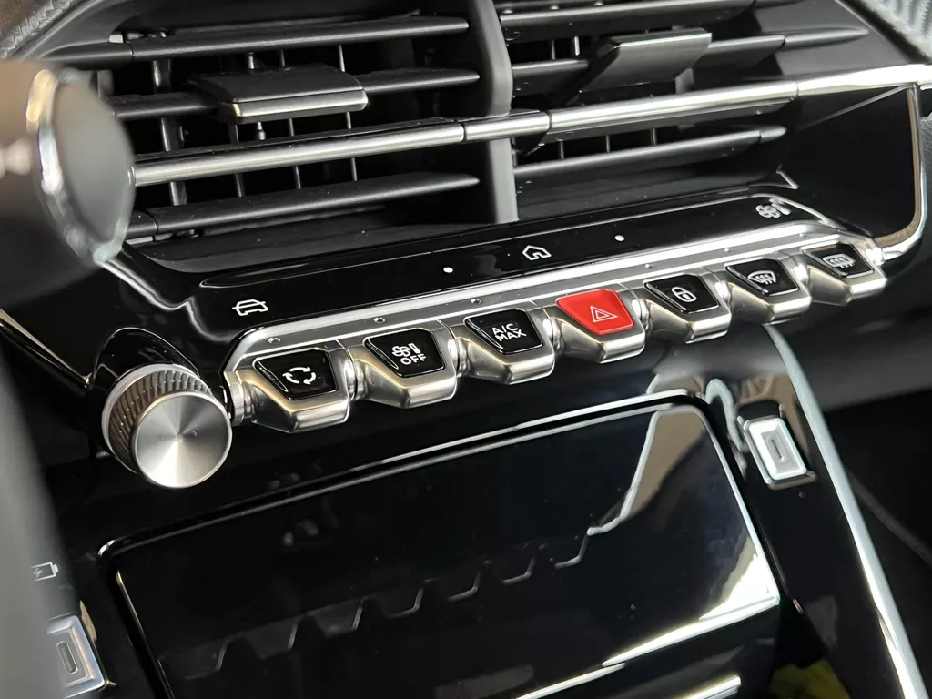 Peugeot 208 1.2 Hybrid 145 PK e-DCS6 GT | Apple Carplay/Android Auto | Camera | Cruise Control | LED Verlichting | Half-Leer | Parkeer Sensoren | 17"Lichtmetalen velgen | Keyless Entry ( Vestiging - Vianen ) Peugeot 208 1.2 Hybrid 145 PK e-DCS6 GT | Apple Carplay/Android Auto | Camera | Cruise Control | LED Verlichting | Half-Leer | Parkeer Sensoren | 17"Lichtmetalen velgen | Keyless Entry ( Vestiging - Vianen )