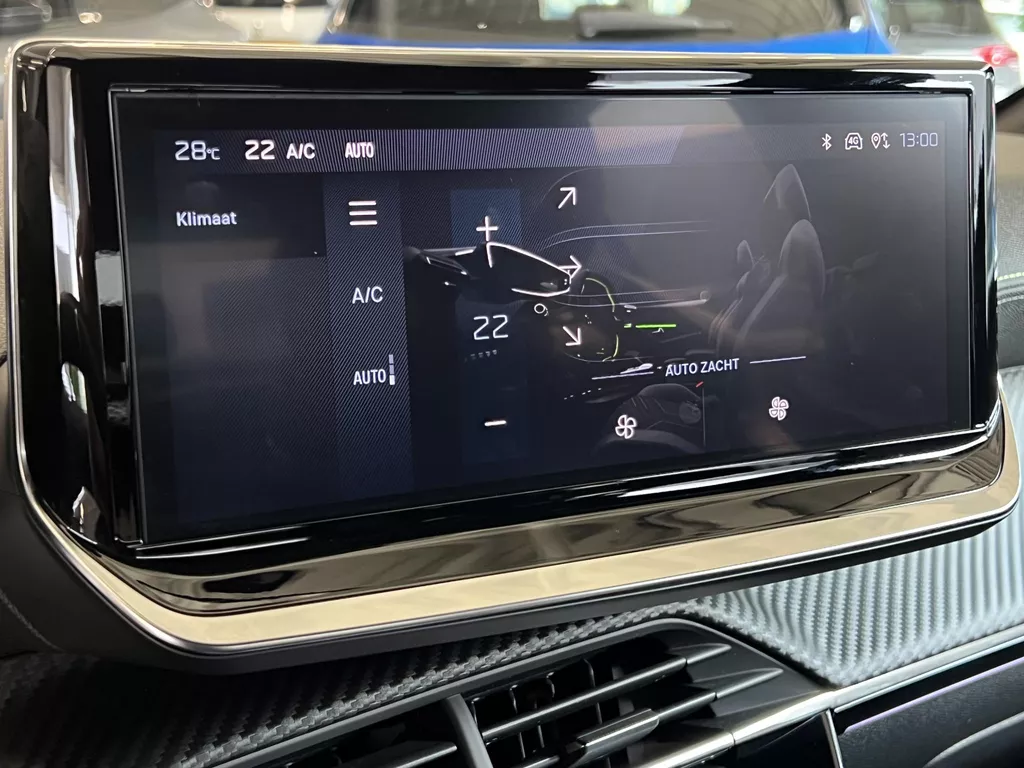 Peugeot 208 1.2 Hybrid 145 PK e-DCS6 GT | Apple Carplay/Android Auto | Camera | Cruise Control | LED Verlichting | Half-Leer | Parkeer Sensoren | 17"Lichtmetalen velgen | Keyless Entry ( Vestiging - Vianen ) Peugeot 208 1.2 Hybrid 145 PK e-DCS6 GT | Apple Carplay/Android Auto | Camera | Cruise Control | LED Verlichting | Half-Leer | Parkeer Sensoren | 17"Lichtmetalen velgen | Keyless Entry ( Vestiging - Vianen )