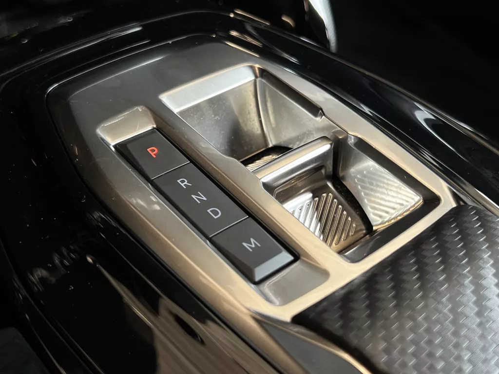 Peugeot 208 1.2 Hybrid 145 PK e-DCS6 GT | Apple Carplay/Android Auto | Camera | Cruise Control | LED Verlichting | Half-Leer | Parkeer Sensoren | 17"Lichtmetalen velgen | Keyless Entry ( Vestiging - Vianen ) Peugeot 208 1.2 Hybrid 145 PK e-DCS6 GT | Apple Carplay/Android Auto | Camera | Cruise Control | LED Verlichting | Half-Leer | Parkeer Sensoren | 17"Lichtmetalen velgen | Keyless Entry ( Vestiging - Vianen )