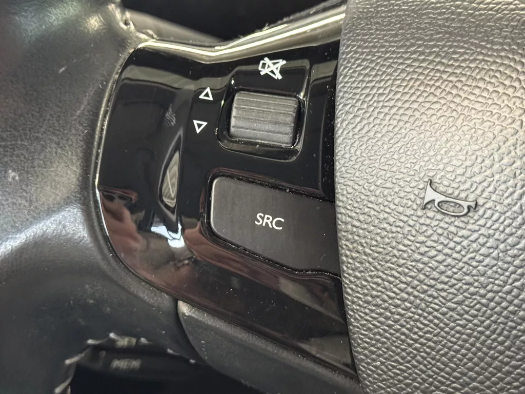 Peugeot 308 SW 1.2 PureTech Blue Lease | Airco | Navi | Cruise | LED dagrijverlichting ( Vestiging - Driebergen ) Peugeot 308 SW 1.2 PureTech Blue Lease | Airco | Navi | Cruise | LED dagrijverlichting ( Vestiging - Driebergen )