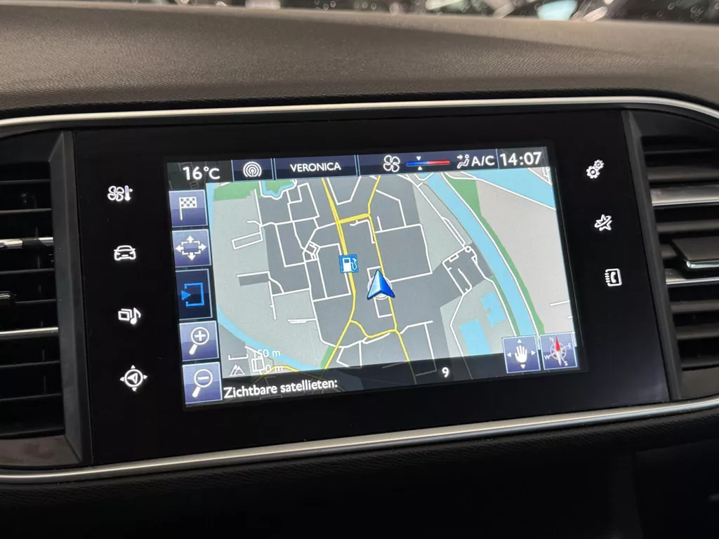 Peugeot 308 SW 1.2 PureTech Blue Lease | Airco | Navi | Cruise | LED dagrijverlichting ( Vestiging - Driebergen ) Peugeot 308 SW 1.2 PureTech Blue Lease | Airco | Navi | Cruise | LED dagrijverlichting ( Vestiging - Driebergen )