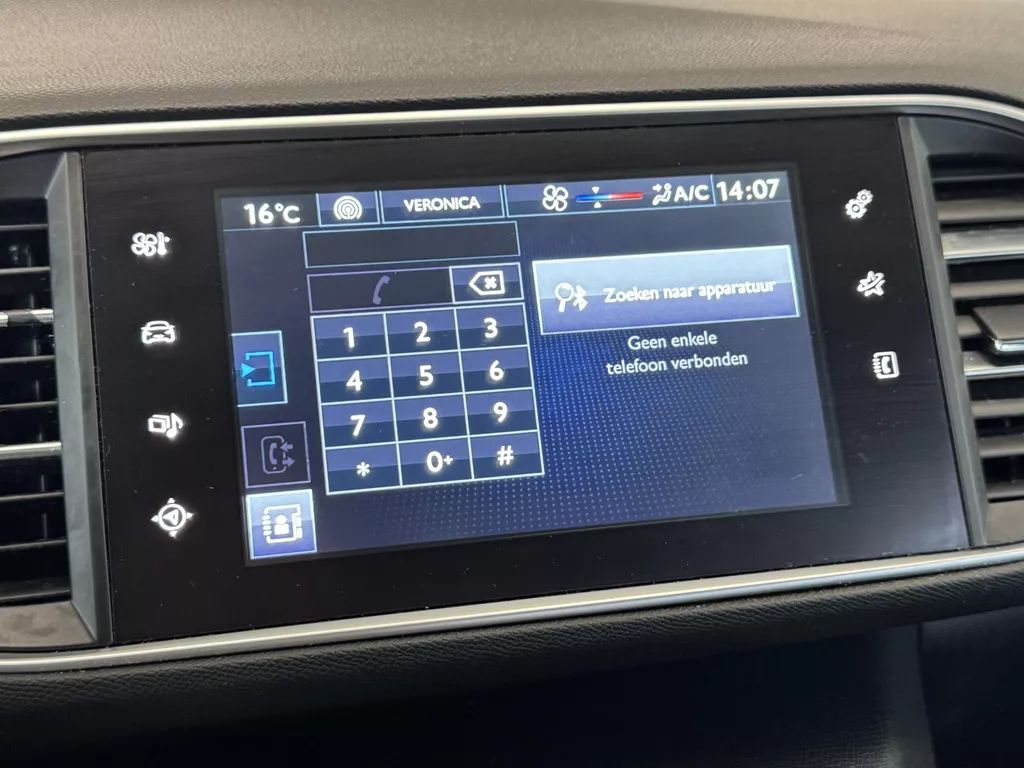 Peugeot 308 SW 1.2 PureTech Blue Lease | Airco | Navi | Cruise | LED dagrijverlichting ( Vestiging - Driebergen ) Peugeot 308 SW 1.2 PureTech Blue Lease | Airco | Navi | Cruise | LED dagrijverlichting ( Vestiging - Driebergen )