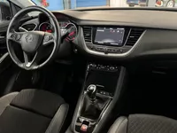 Opel Grandland X 1.2 Turbo 130pk Innovation | Navigatie | AGR-Stoelen | LM-Velgen | Carplay | Camera | | Stuur- en Stoelverwarming |  Dode hoek Detectie | Trekgewicht 1400kg ( Vestiging Vianen Tel: 0347-371248 ) Foto