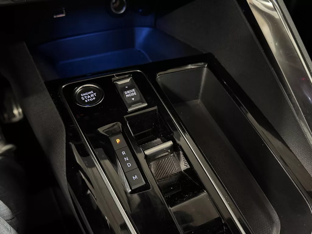 Peugeot 3008 1.2 Hybrid 145 GT | ACC | 360 Camera | Clima | Stoelverw. | Navi | Sportstoelen ( Vestiging - Nieuwegein ) Peugeot 3008 1.2 Hybrid 145 GT | ACC | 360 Camera | Clima | Stoelverw. | Navi | Sportstoelen ( Vestiging - Nieuwegein )