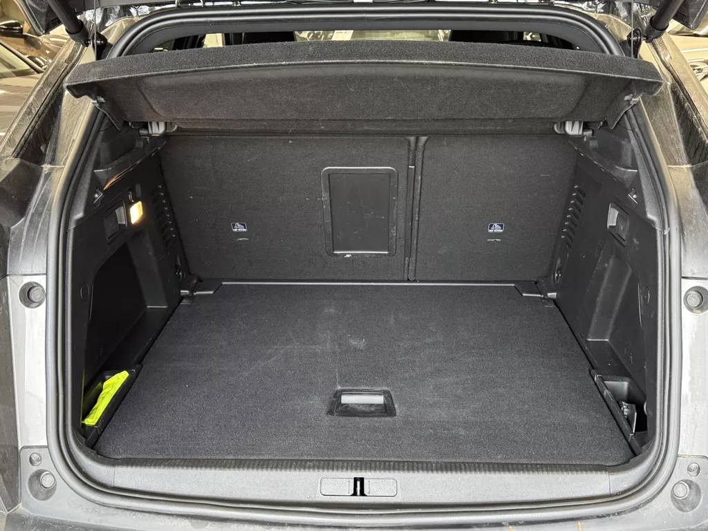 Peugeot 3008 1.2 Hybrid 145 GT | ACC | 360 Camera | Clima | Stoelverw. | Navi | Sportstoelen ( Vestiging - Nieuwegein ) Peugeot 3008 1.2 Hybrid 145 GT | ACC | 360 Camera | Clima | Stoelverw. | Navi | Sportstoelen ( Vestiging - Nieuwegein )