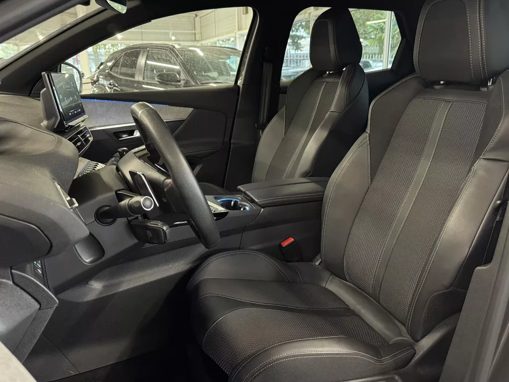 Peugeot 3008 1.2 Hybrid 145 GT | ACC | 360 Camera | Clima | Stoelverw. | Navi | Sportstoelen ( Vestiging - Nieuwegein ) Peugeot 3008 1.2 Hybrid 145 GT | ACC | 360 Camera | Clima | Stoelverw. | Navi | Sportstoelen ( Vestiging - Nieuwegein )