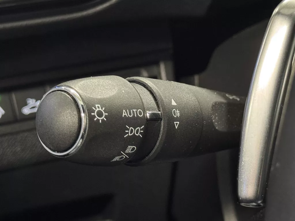 Peugeot 3008 1.2 Hybrid 145 GT | ACC | 360 Camera | Clima | Stoelverw. | Navi | Sportstoelen ( Vestiging - Nieuwegein ) Peugeot 3008 1.2 Hybrid 145 GT | ACC | 360 Camera | Clima | Stoelverw. | Navi | Sportstoelen ( Vestiging - Nieuwegein )