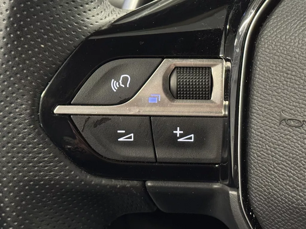 Peugeot 3008 1.2 Hybrid 145 GT | ACC | 360 Camera | Clima | Stoelverw. | Navi | Sportstoelen ( Vestiging - Nieuwegein ) Peugeot 3008 1.2 Hybrid 145 GT | ACC | 360 Camera | Clima | Stoelverw. | Navi | Sportstoelen ( Vestiging - Nieuwegein )