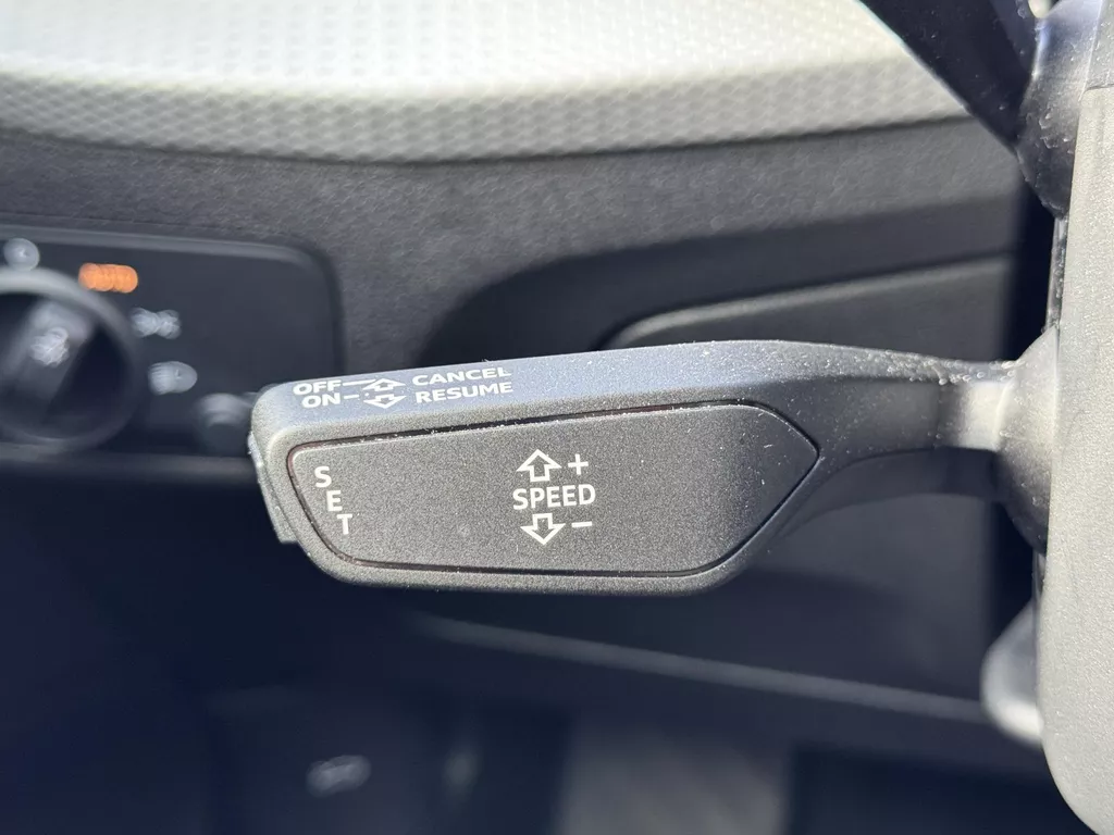 Audi Q2 35 TFSI S Edition | Camera | Airco | Navi | Extra getint glas | LM velgen | Verwarmde voorstoelen | LED - Kop / Achterlichten ( Vestiging - Nieuwegein ) Audi Q2 35 TFSI S Edition | Camera | Airco | Navi | Extra getint glas | LM velgen | Verwarmde voorstoelen | LED - Kop / Achterlichten ( Vestiging - Nieuwegein )