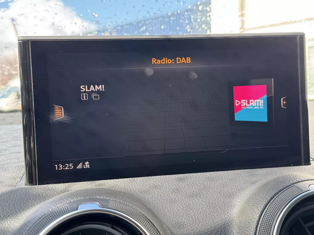 Audi Q2 35 TFSI S Edition | Camera | Airco | Navi | Extra getint glas | LM velgen | Verwarmde voorstoelen | LED - Kop / Achterlichten ( Vestiging - Nieuwegein ) Audi Q2 35 TFSI S Edition | Camera | Airco | Navi | Extra getint glas | LM velgen | Verwarmde voorstoelen | LED - Kop / Achterlichten ( Vestiging - Nieuwegein )