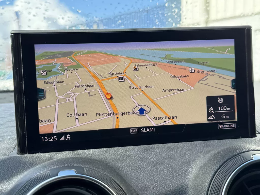 Audi Q2 35 TFSI S Edition | Camera | Airco | Navi | Extra getint glas | LM velgen | Verwarmde voorstoelen | LED - Kop / Achterlichten ( Vestiging - Nieuwegein ) Audi Q2 35 TFSI S Edition | Camera | Airco | Navi | Extra getint glas | LM velgen | Verwarmde voorstoelen | LED - Kop / Achterlichten ( Vestiging - Nieuwegein )