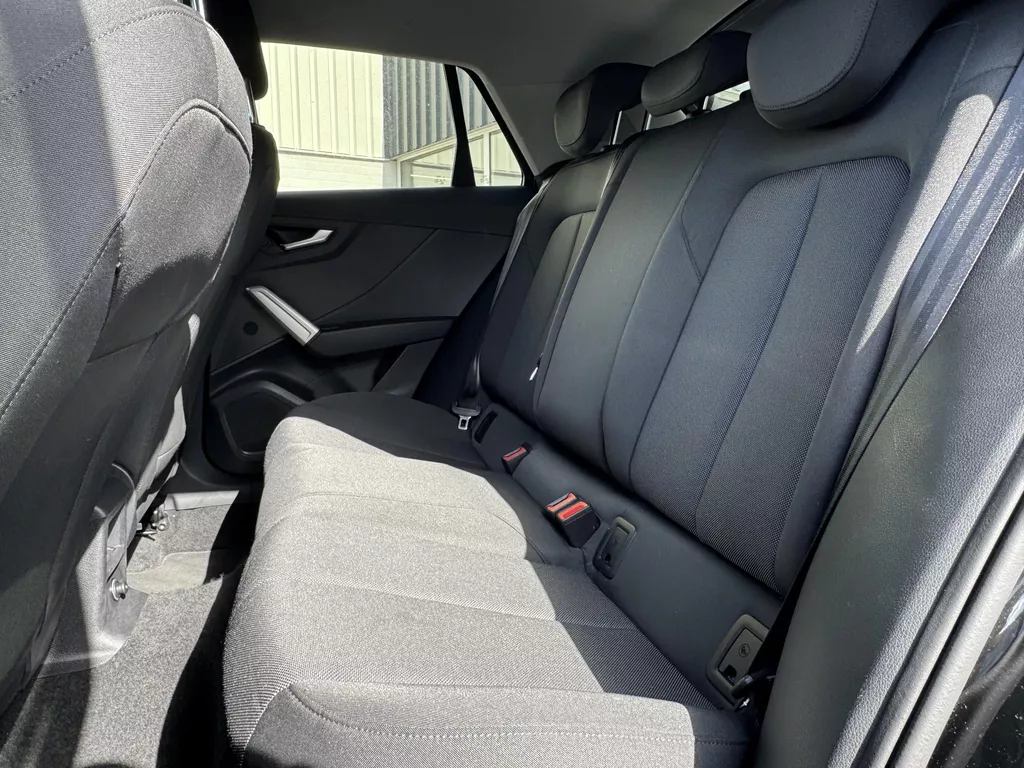 Audi Q2 35 TFSI S Edition | Camera | Airco | Navi | Extra getint glas | LM velgen | Verwarmde voorstoelen | LED - Kop / Achterlichten ( Vestiging - Nieuwegein ) Audi Q2 35 TFSI S Edition | Camera | Airco | Navi | Extra getint glas | LM velgen | Verwarmde voorstoelen | LED - Kop / Achterlichten ( Vestiging - Nieuwegein )