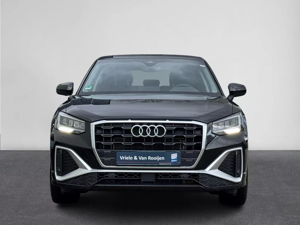 Audi Q2 35 TFSI S Edition | Camera | Airco | Navi | Extra getint glas | LM velgen | Verwarmde voorstoelen | LED - Kop / Achterlichten ( Vestiging - Nieuwegein ) Audi Q2 35 TFSI S Edition | Camera | Airco | Navi | Extra getint glas | LM velgen | Verwarmde voorstoelen | LED - Kop / Achterlichten ( Vestiging - Nieuwegein )