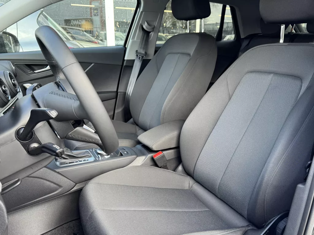 Audi Q2 35 TFSI S Edition | Camera | Airco | Navi | Extra getint glas | LM velgen | Verwarmde voorstoelen | LED - Kop / Achterlichten ( Vestiging - Nieuwegein ) Audi Q2 35 TFSI S Edition | Camera | Airco | Navi | Extra getint glas | LM velgen | Verwarmde voorstoelen | LED - Kop / Achterlichten ( Vestiging - Nieuwegein )